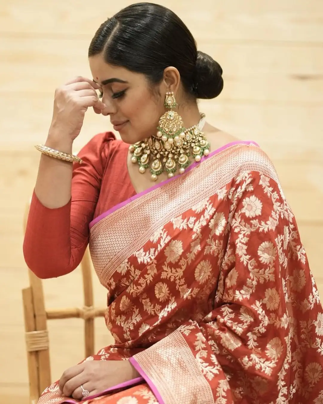 MALAYALAM GIRL SHAMNA KASIM IN MAROON SAREE BLOUSE 4